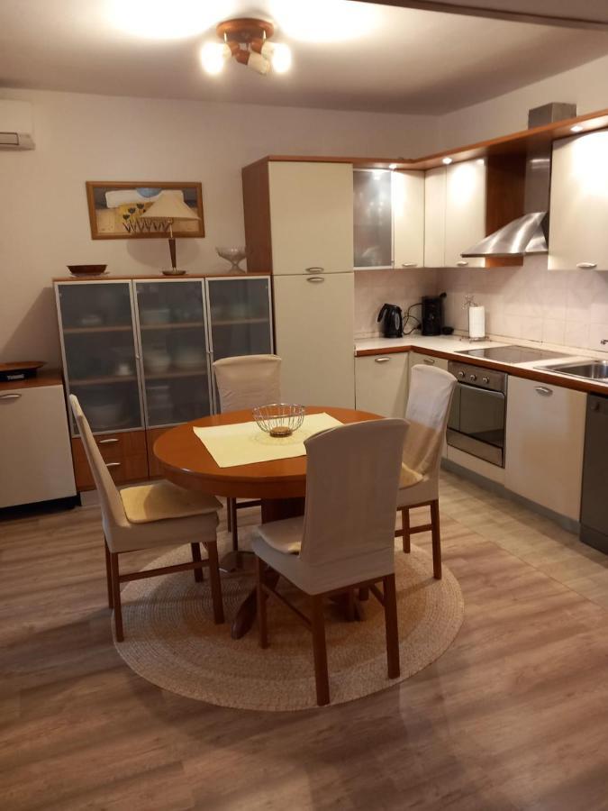 Olivia Apartment Porec Exterior photo